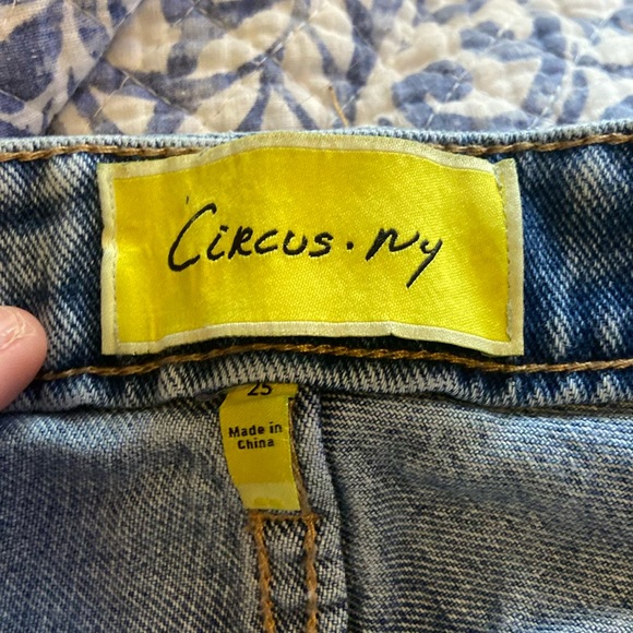 Circus by Sam Jeans - Picture 3 of 5